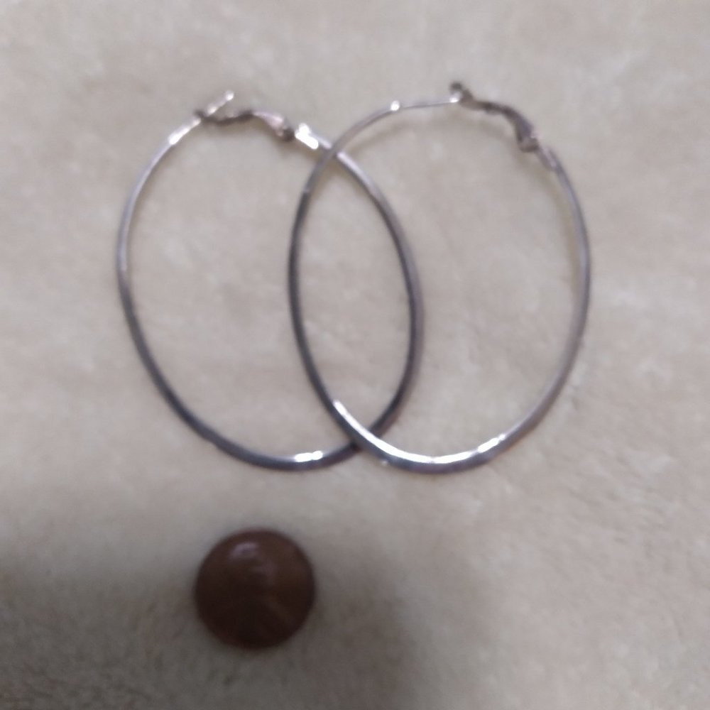 STERLING SILVER HOOP EARRINGS